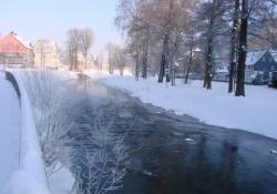 Wüsteweg mit Blick auf die Zwönitz im Winter Wüsteweg mit Blick auf die Zwönitz im Winter